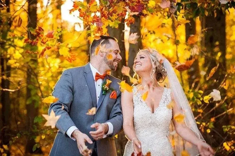 Stunning Early Fall Weddings in Bucks County Image