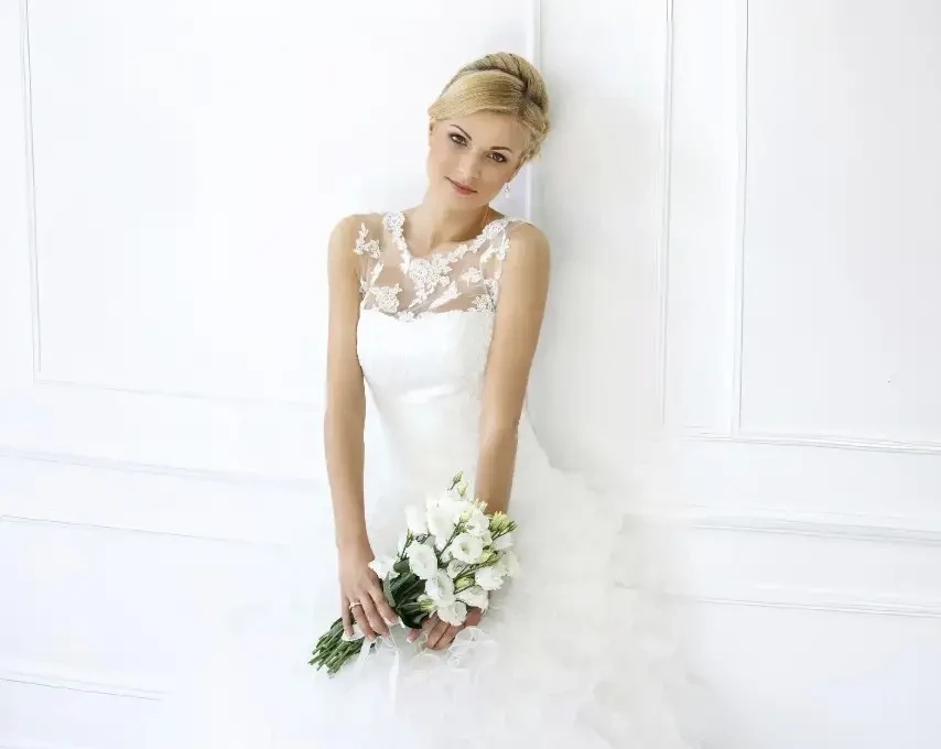 Reasons Why a White Wedding Dress is Perfect for Brides. Desktop Image